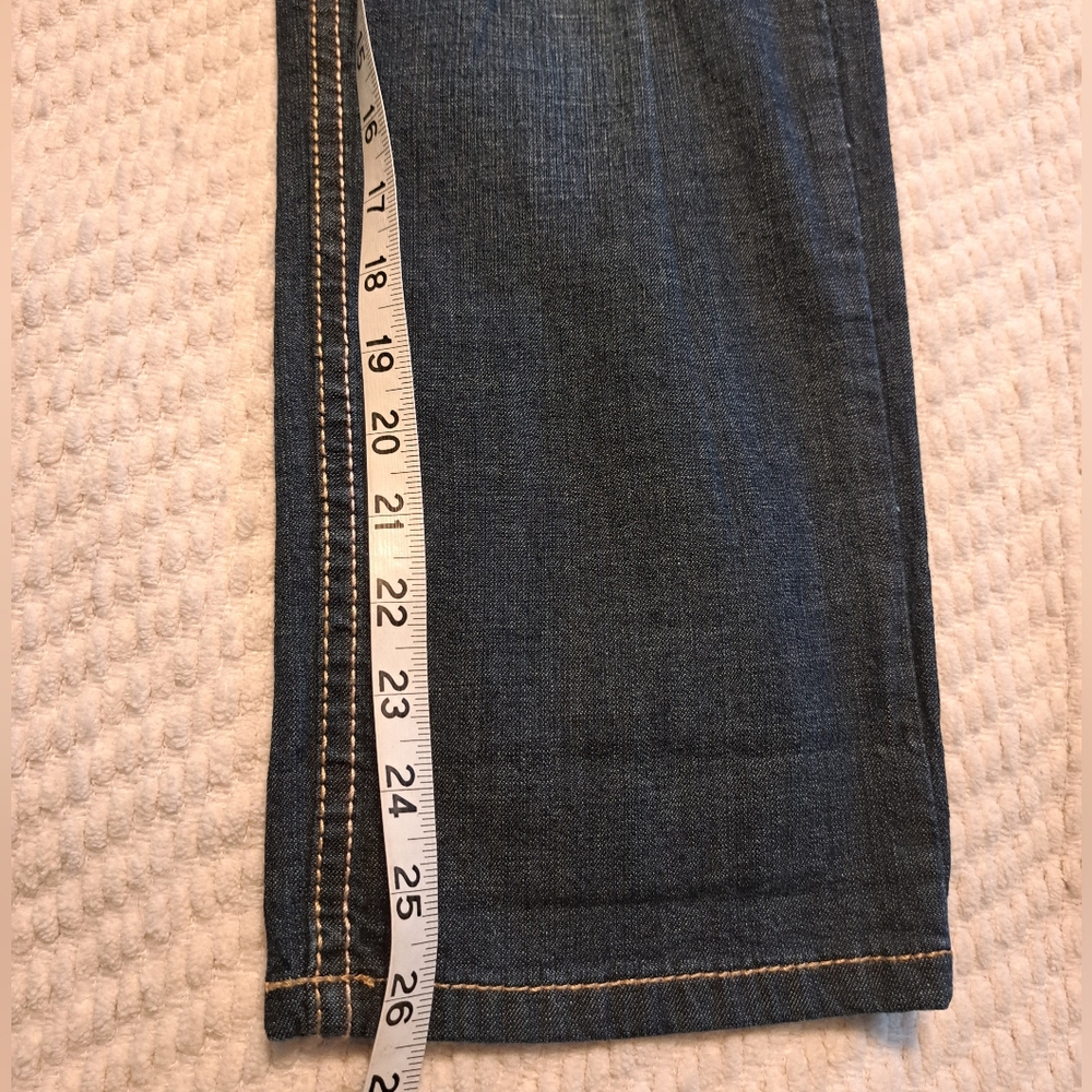 Ariya Jeans - Picture 9 of 9